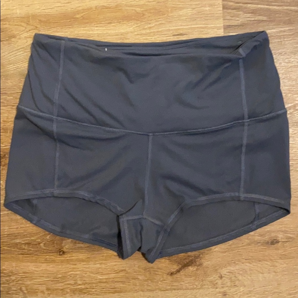 Victoria sport shorts size Large